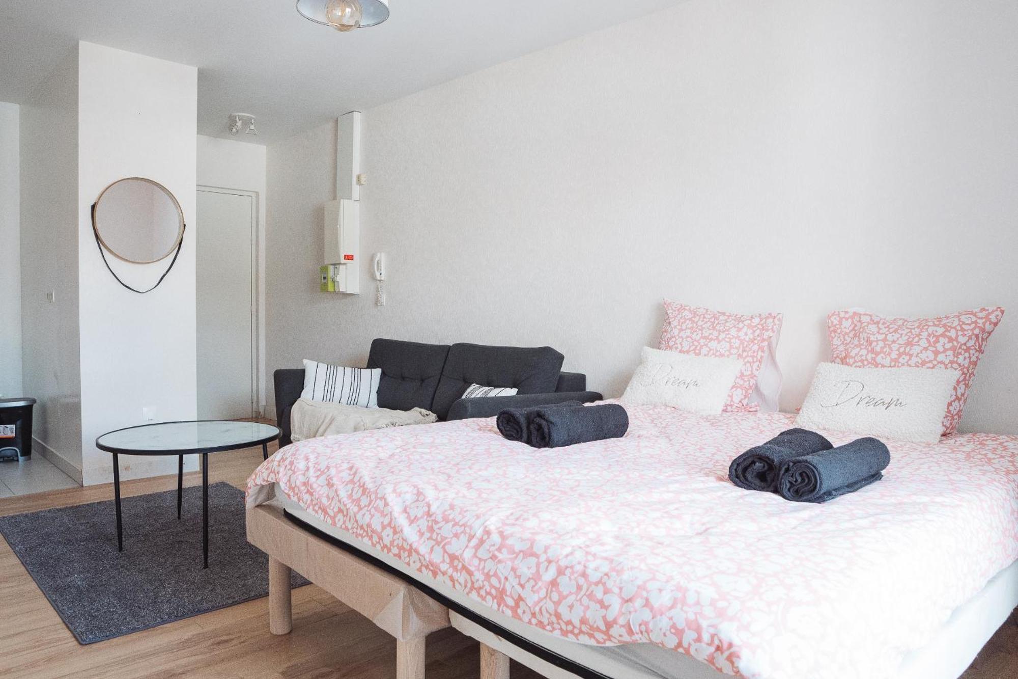 Appartamento Cosy Studio Entre Paris Et Disneyland Paris Esbly Esterno foto